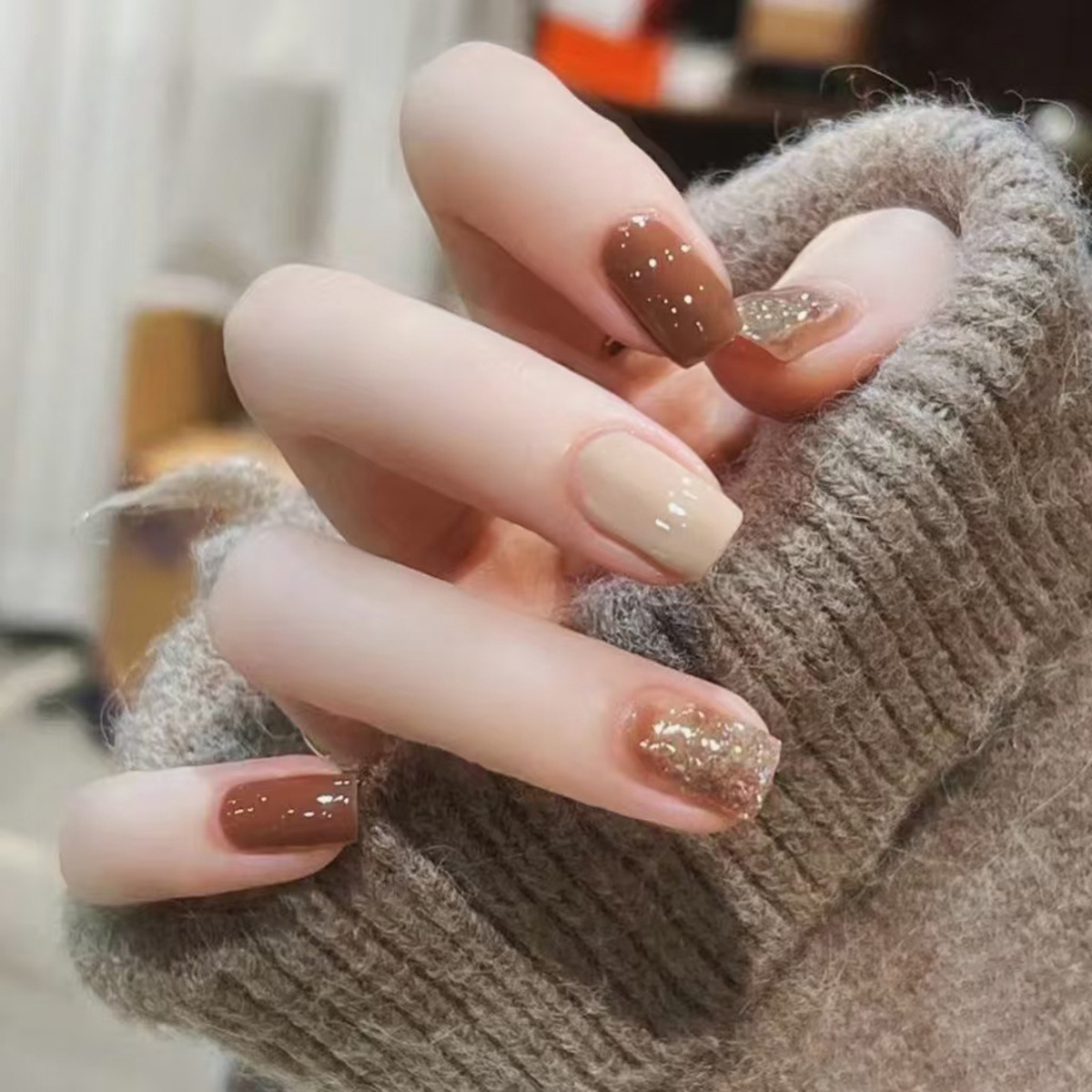 Nail Art Simple - 24 Uds. De purpurina ombré marrón